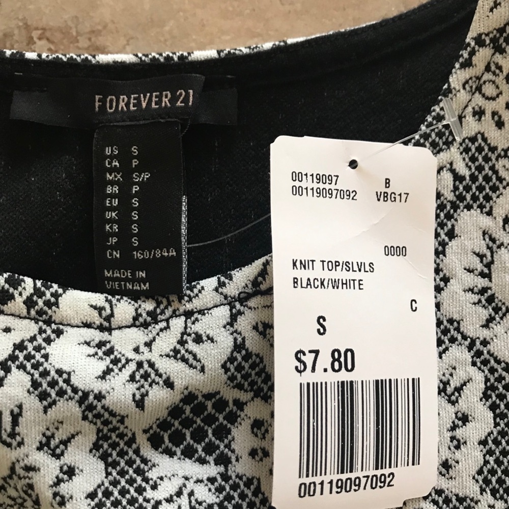 NWT Forever 21 High Neck Racerback Crop Top - Picture 2 of 3